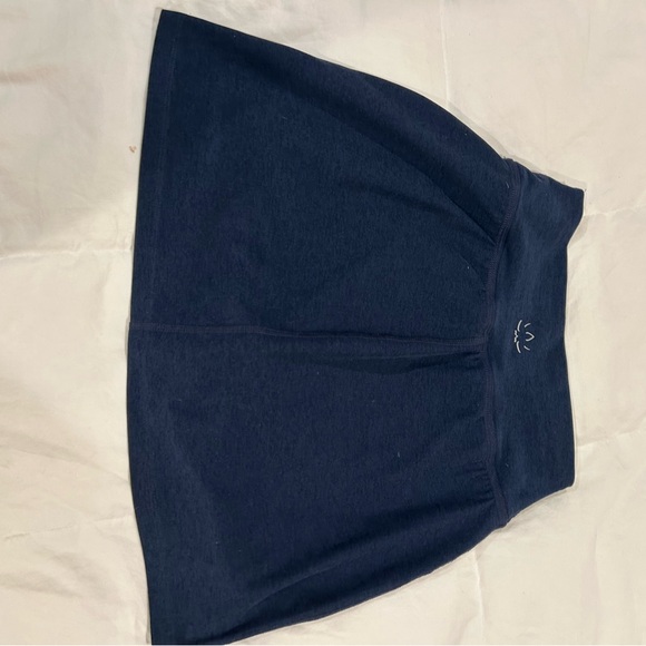 Beyond Yoga Navy Blue Heather Women's Tennis Skirt with built in shorts - Picture 3 of 4